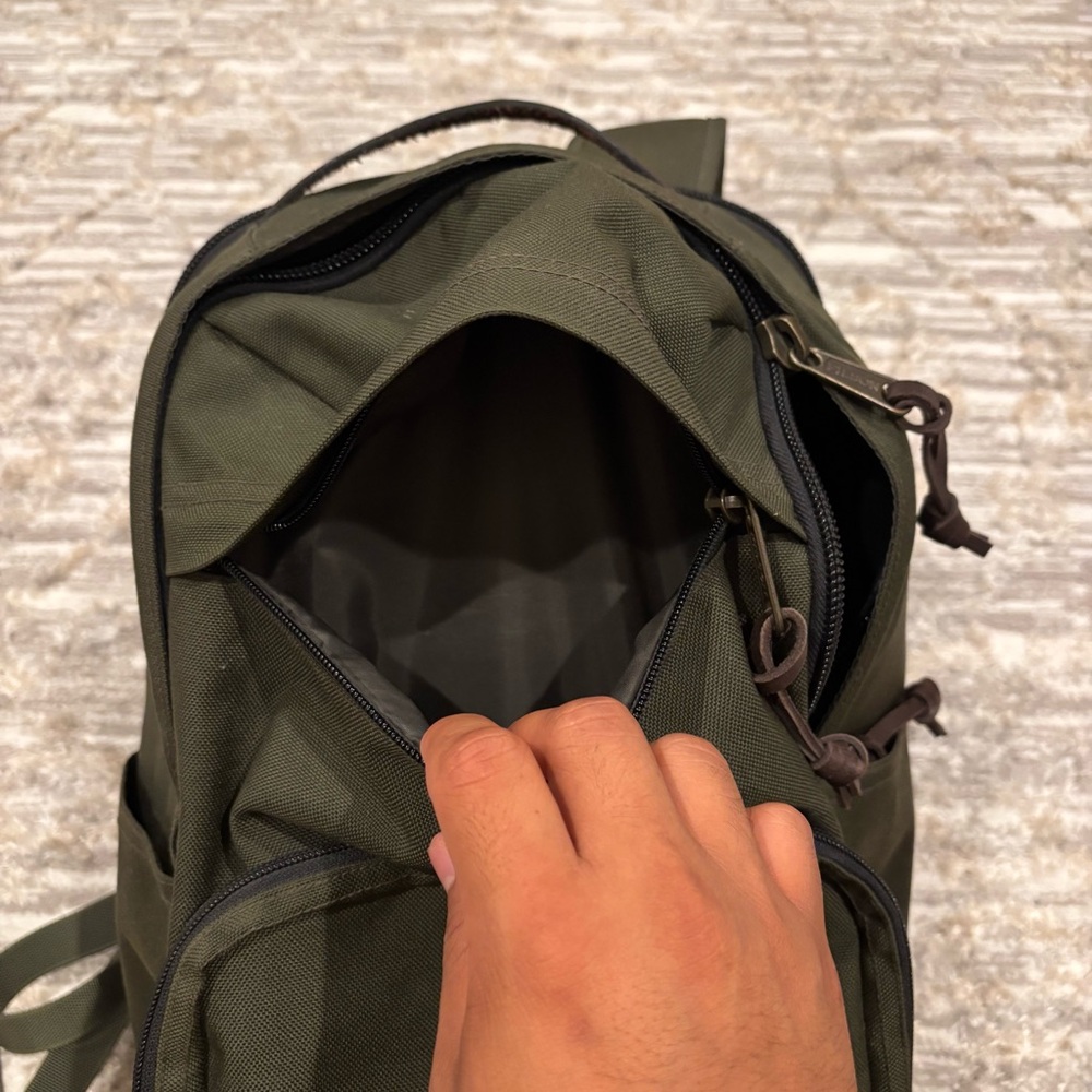 Filson Dryden Backpack Otter Green Carry On Travel Work Hike Leather Tabs - Picture 12 of 15